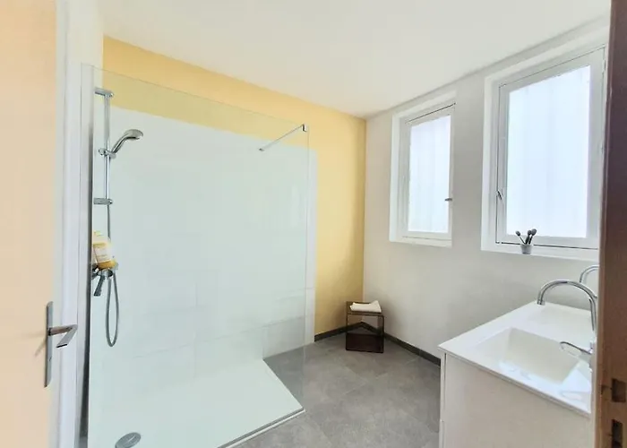 La Maison Des Noyers #parking#calme#terrasse アパート Ceyrat