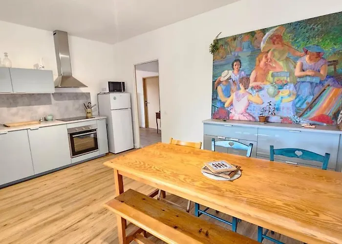 La Maison Des Noyers #parking#calme#terrasse アパート